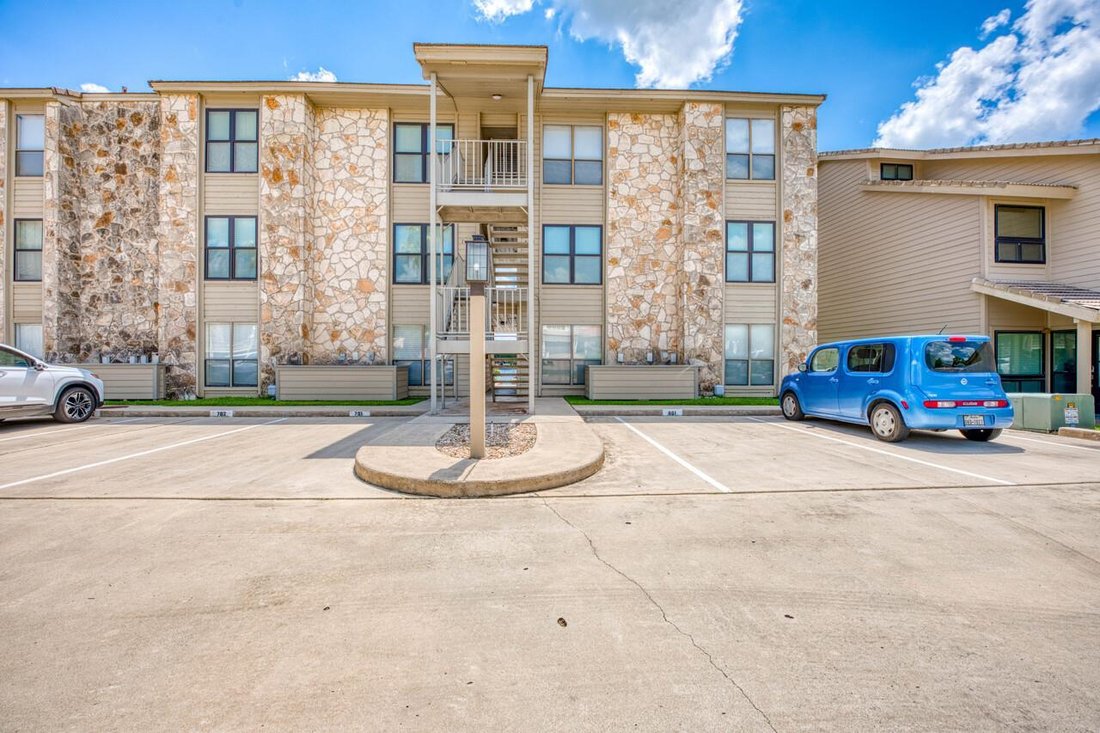 Condo in Horseshoe Bay, Texas, United States 4 - 18184480