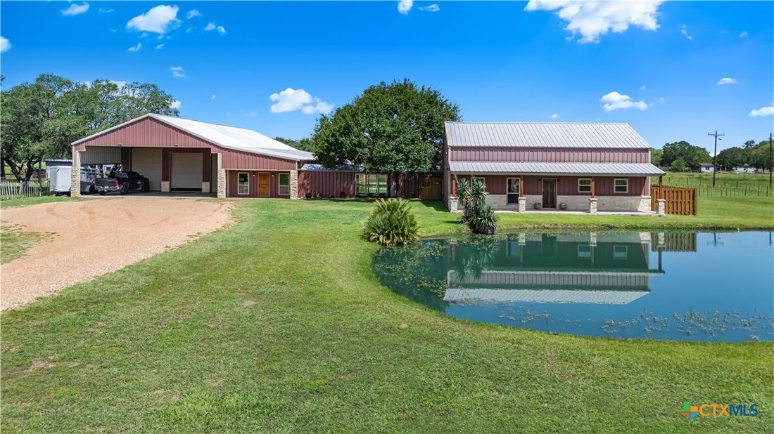 House in Inez, Texas, United States 1 - 16625633