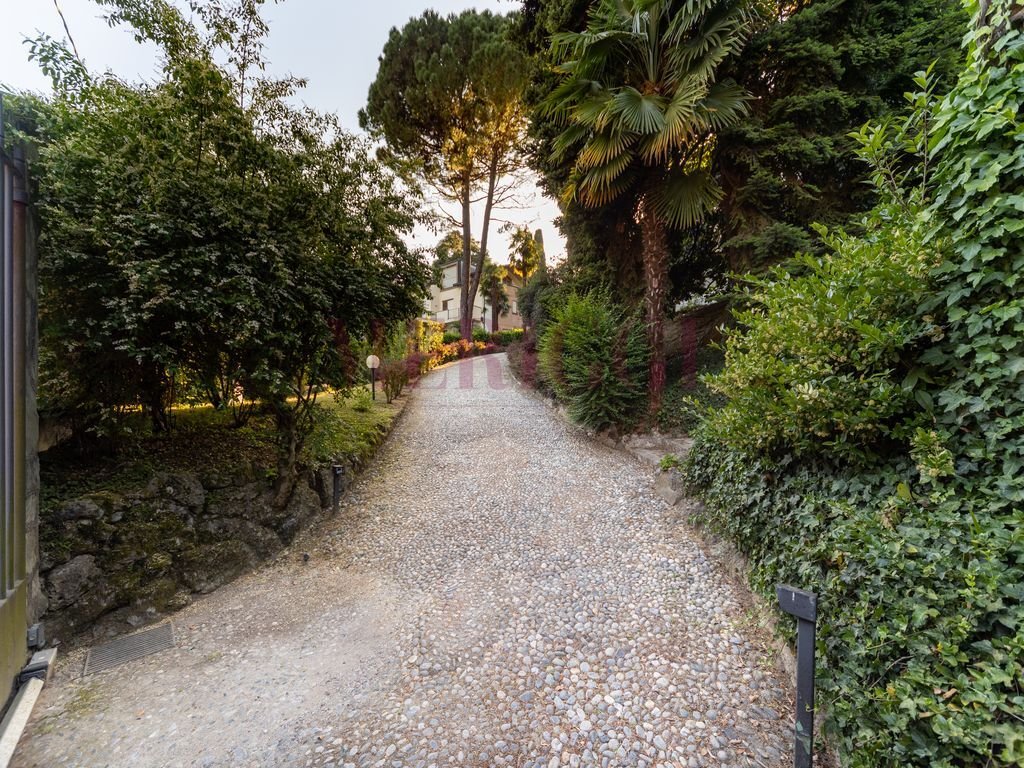 Villa in Inverigo, Lombardy, Italy 3 - 18183718