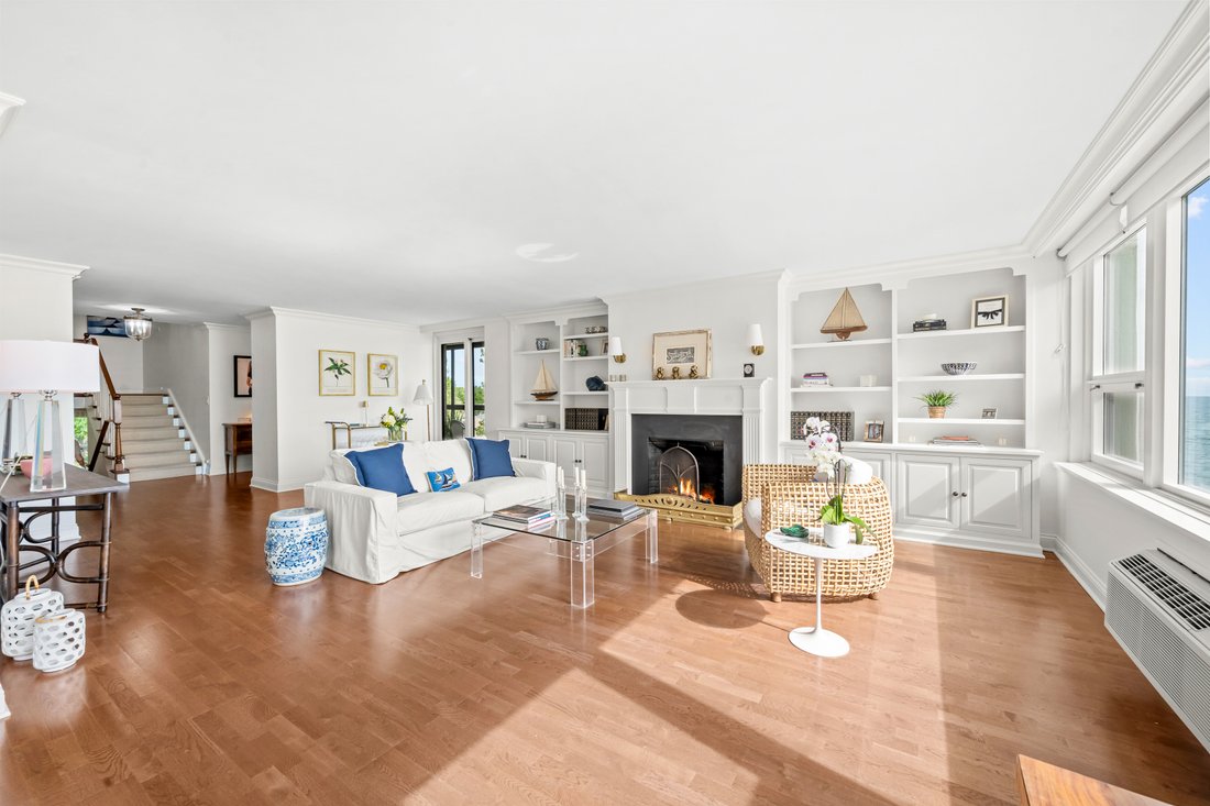 Co Op in Wilmette, Illinois, United States 3 - 18186264