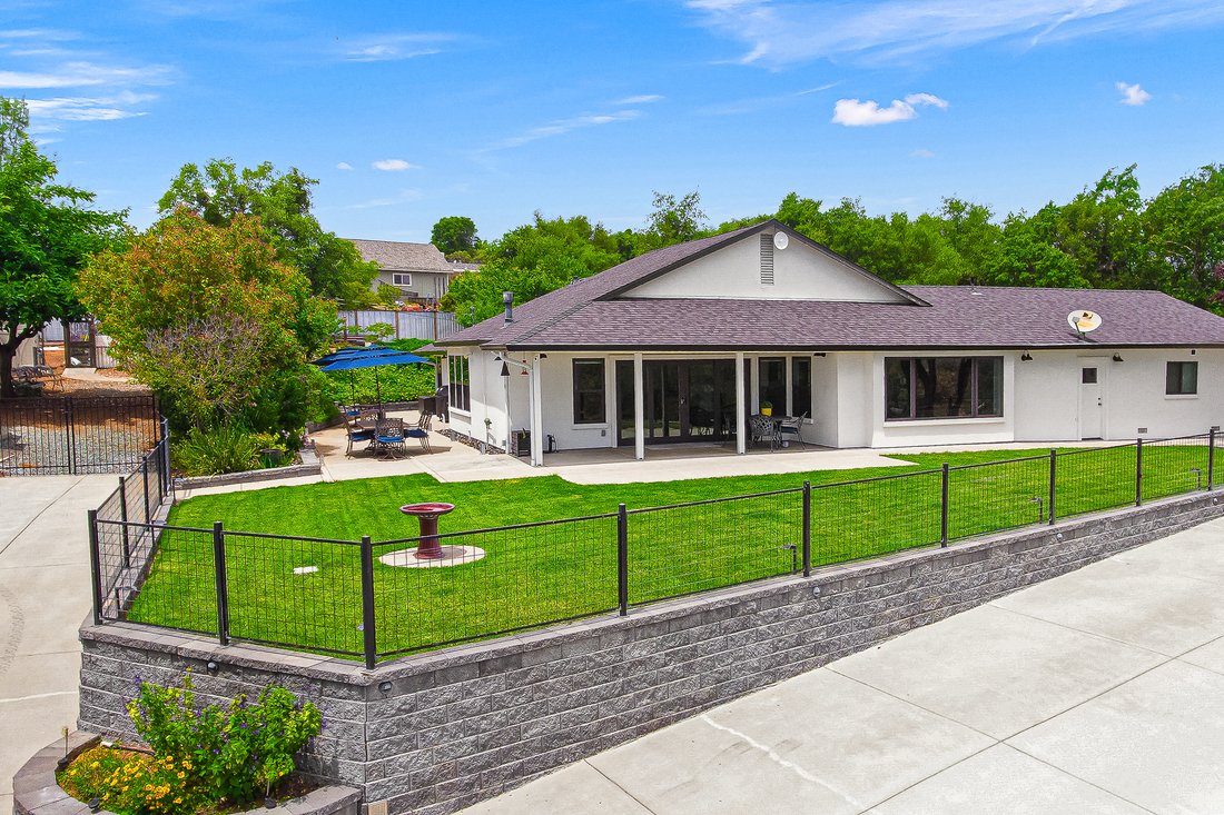 Cameron Park, California, United States 4 - 18186253