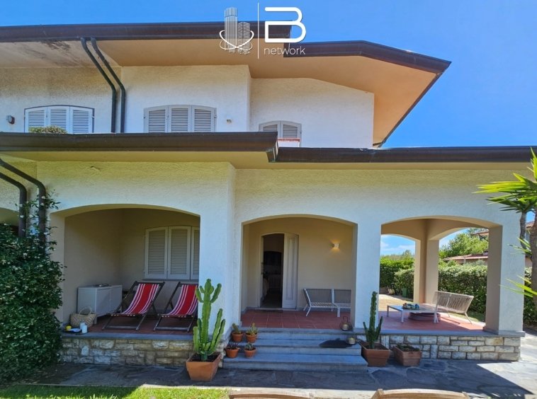 Villa in Pietrasanta, Tuscany, Italy 2 - 18183714