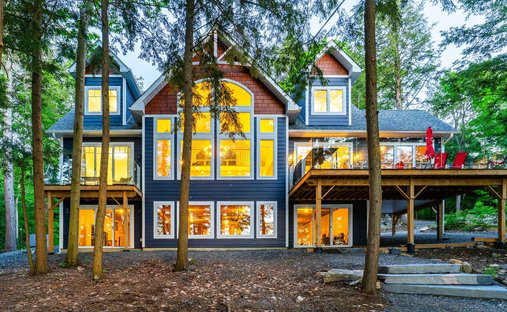 House in MacTier, Ontario, Canada 1