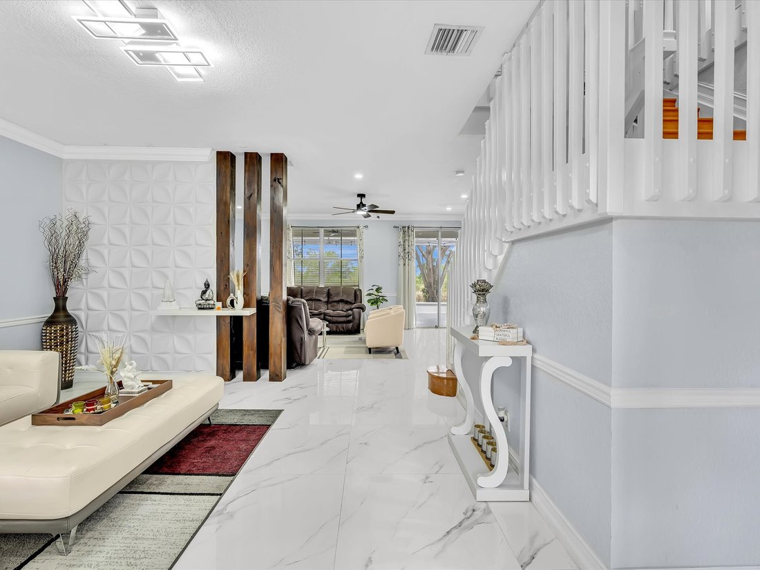 House in Weston, Florida, United States 3 - 18182407