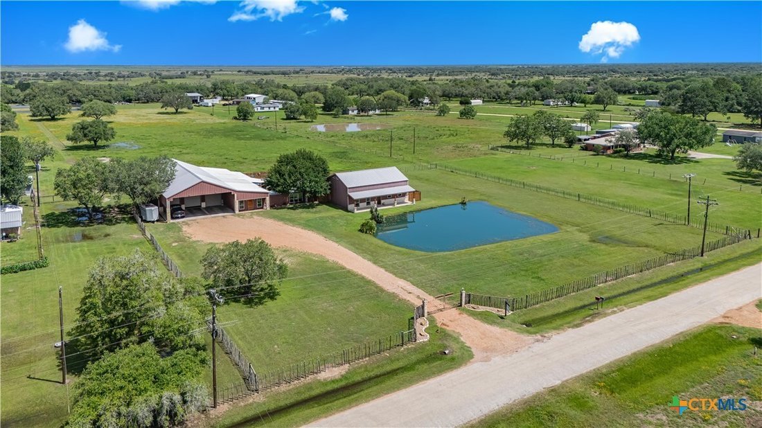 House in Inez, Texas, United States 3 - 16625633
