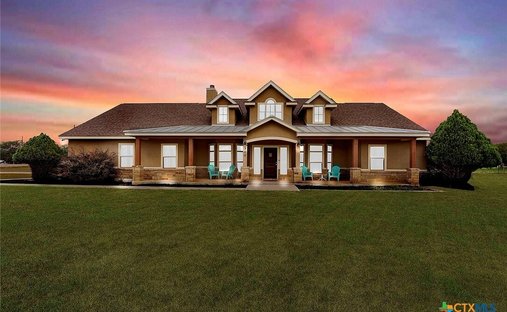 House in La Vernia, Texas, United States 1