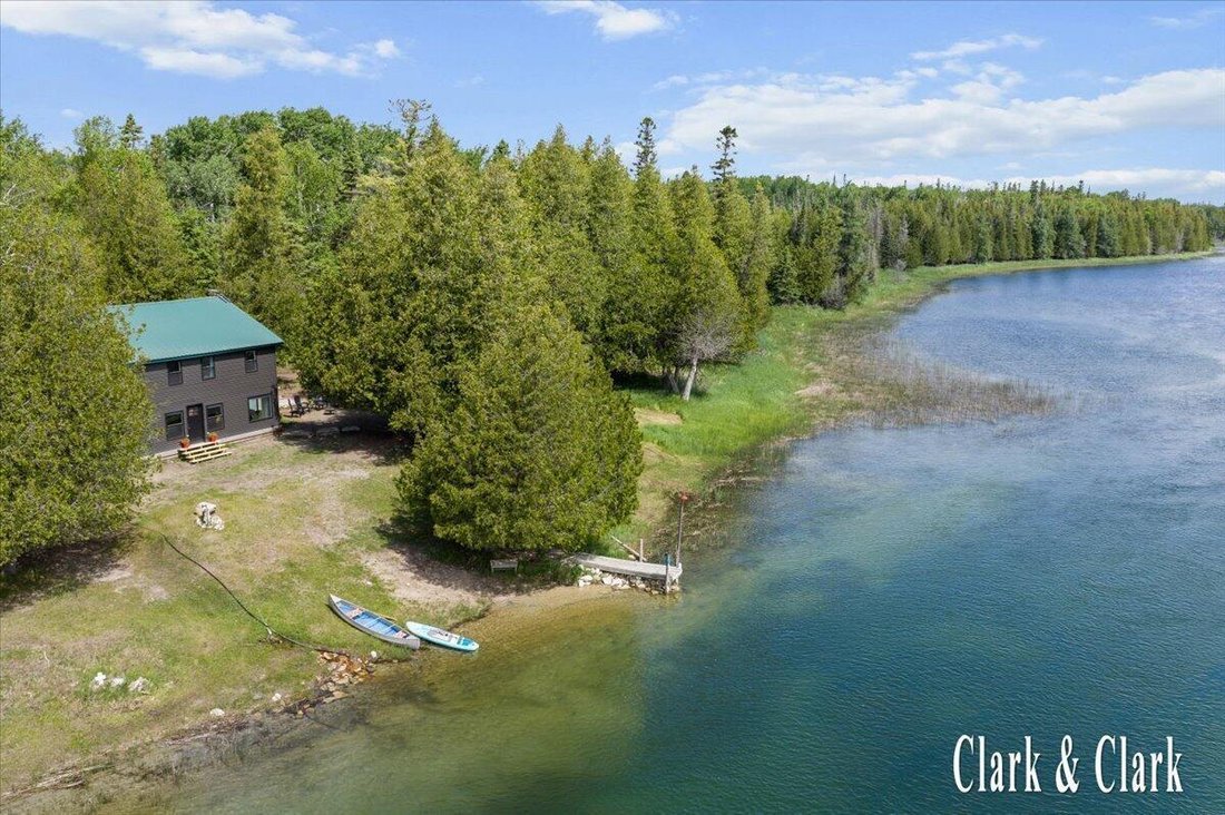 House in Drummond, Michigan, United States 3 - 18184385