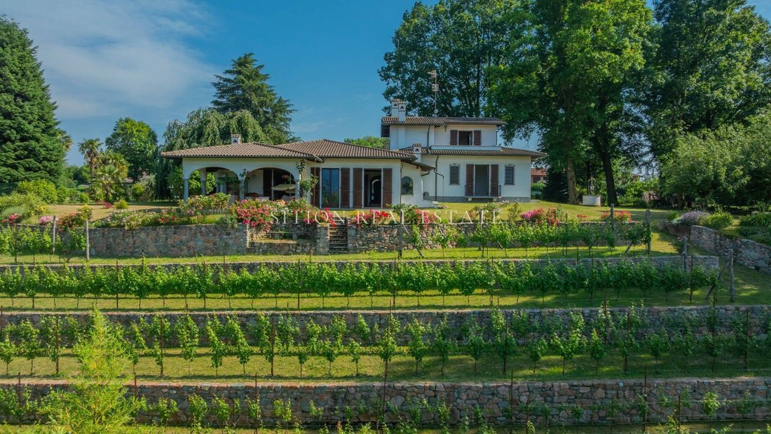 Landhaus in Galliate Lombardo, Lombardei, Italien 1 - 18186019