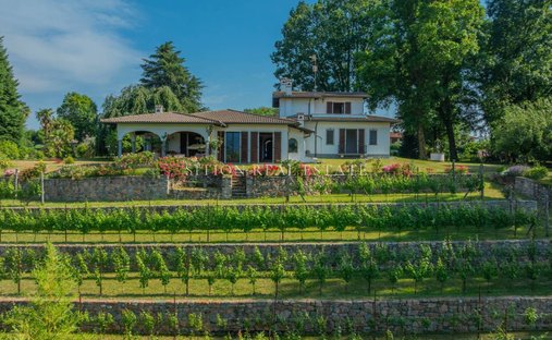 Landhaus in Galliate Lombardo, Lombardei, Italien 1
