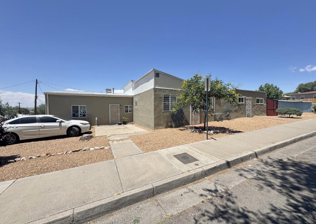 Albuquerque, New Mexico, United States 1 - 18184049