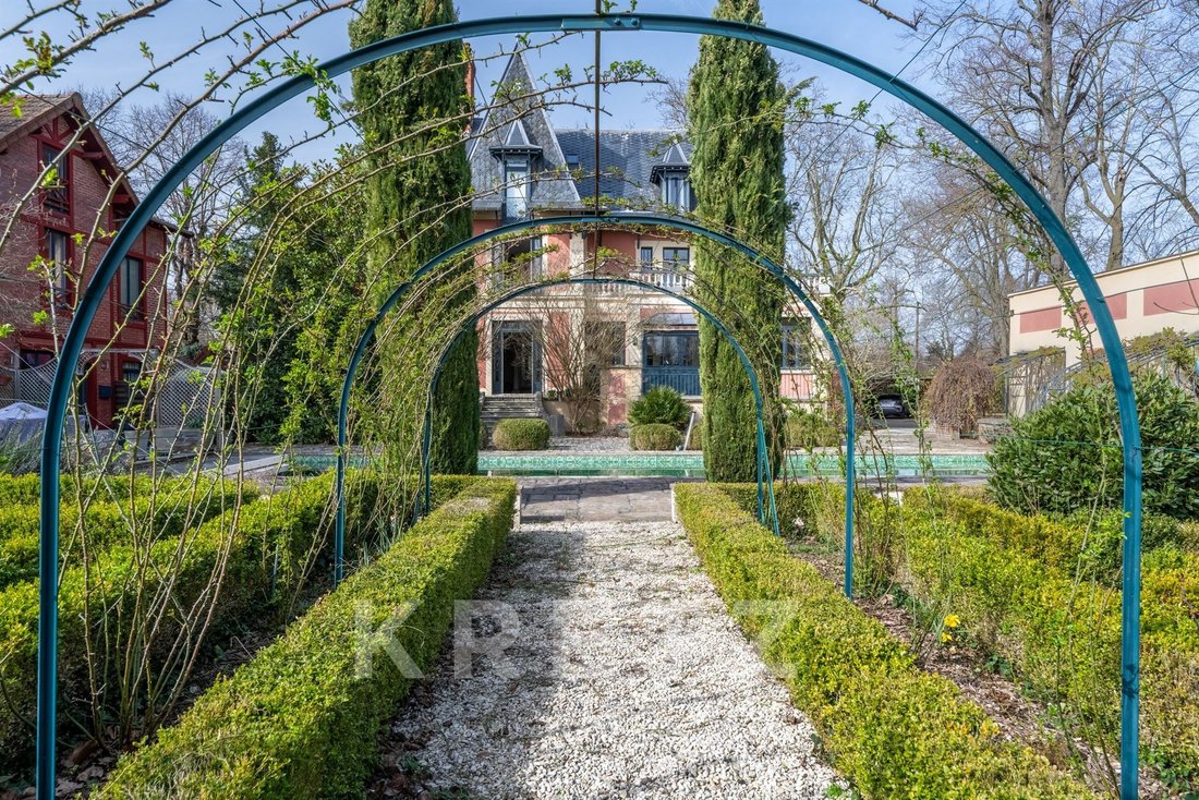 House in Bord de Seine-Les Martinets, Rueil-Malmaison, France 2 - 18185427