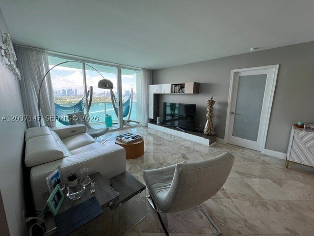 Condo in Miami Beach, Florida, United States 3 - 18184067