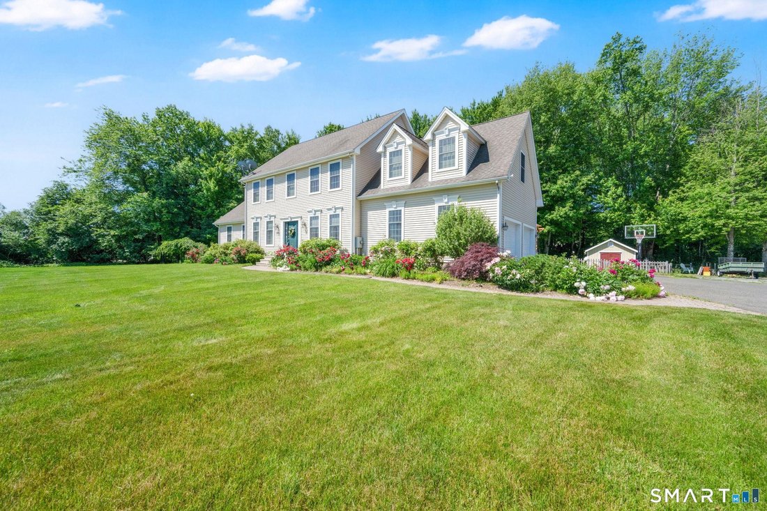 House in Somers, Connecticut, United States 4 - 18181686