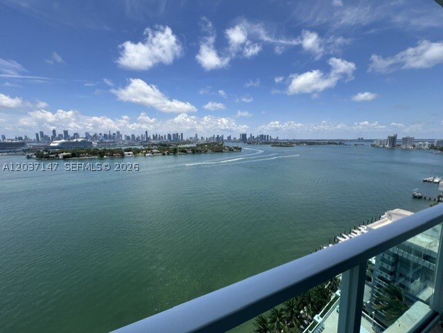 Condo in Miami Beach, Florida, United States 1 - 18184067
