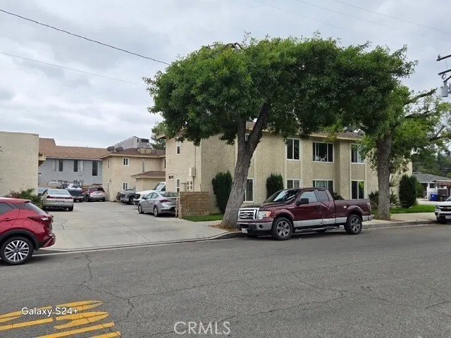 Santa Clarita, California, United States 4 - 16526238