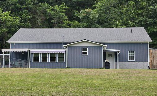 House in Bradyville, Tennessee, United States 1