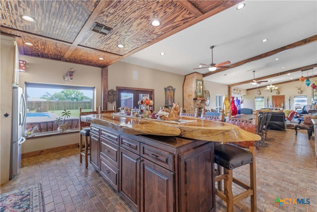 House in Inez, Texas, United States 4 - 16625633