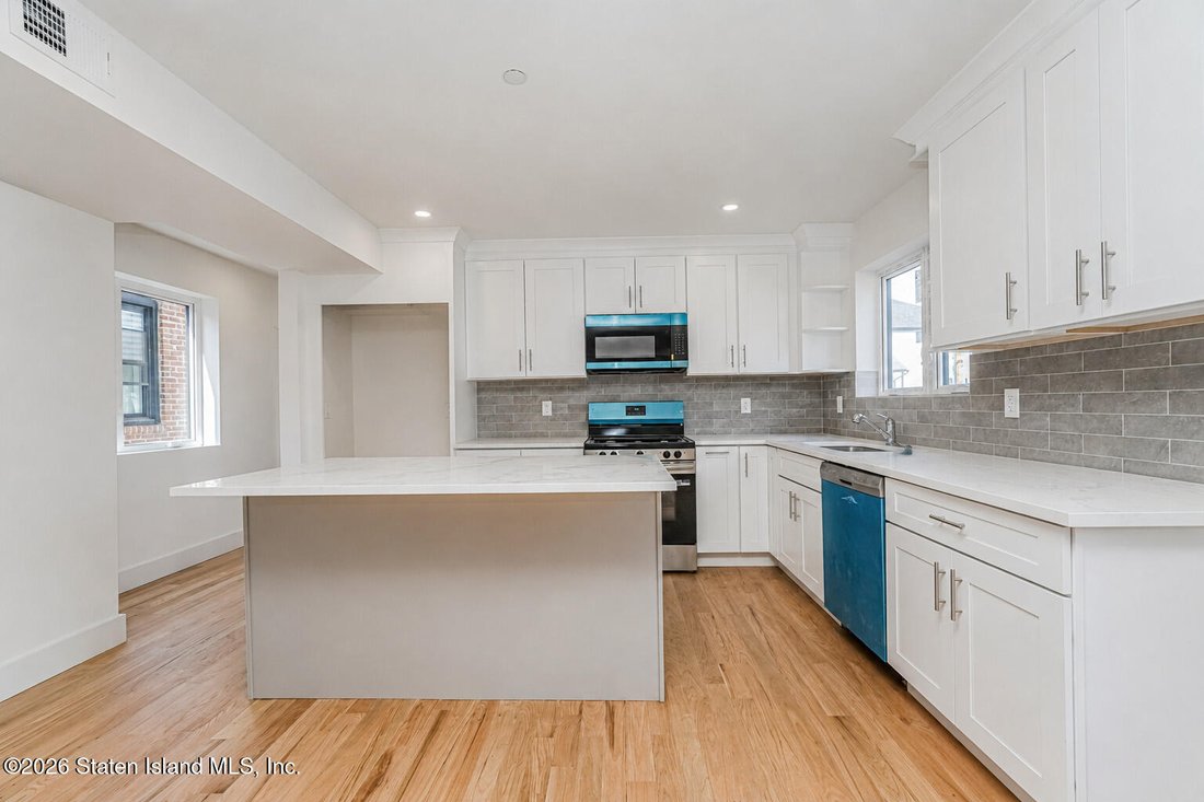 House in New York, New York, United States 4 - 18184009