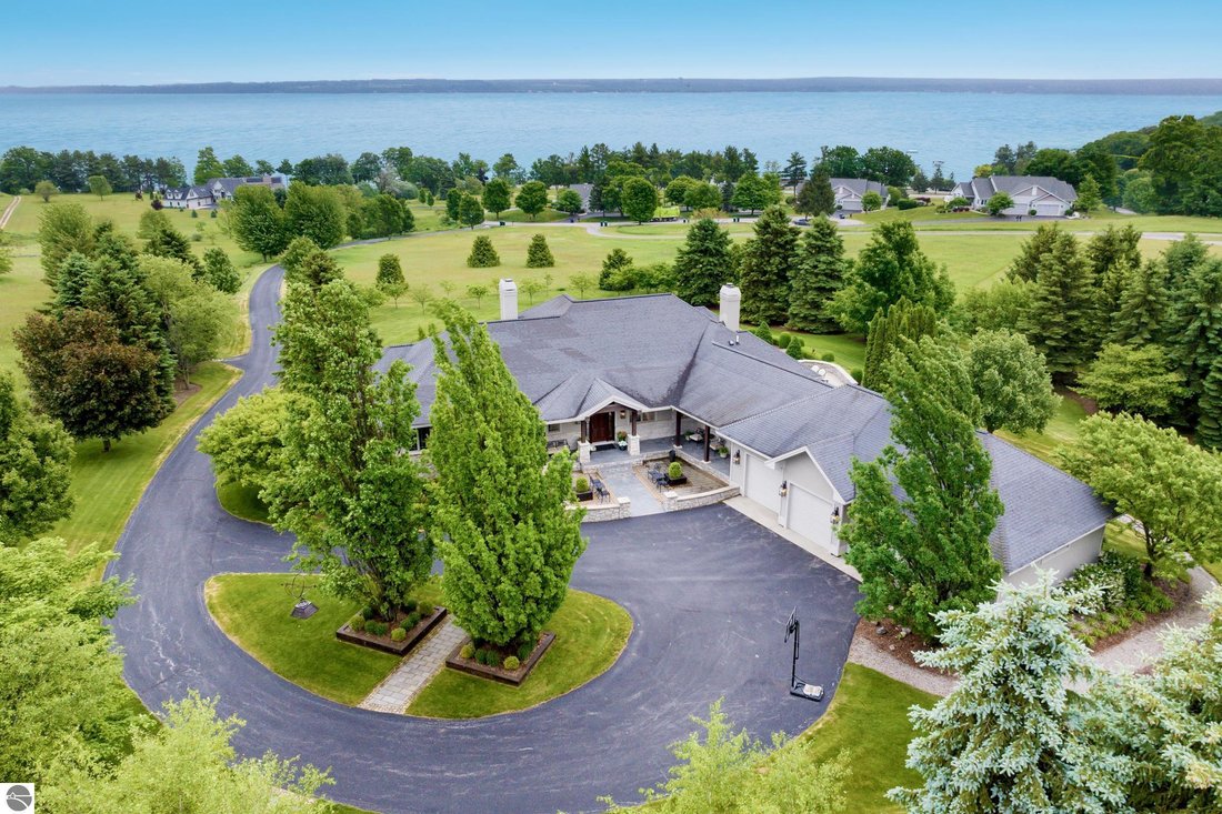 House in Traverse City, Michigan, United States 3 - 18183274