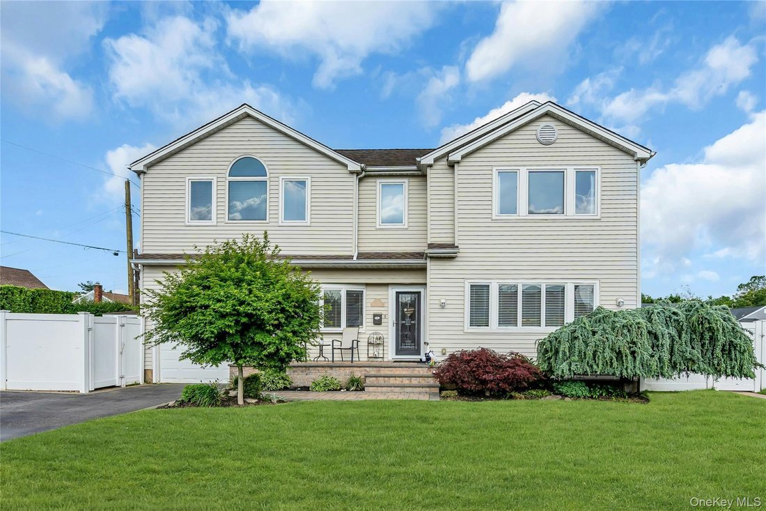 House in Massapequa, New York, United States 1 - 18182329