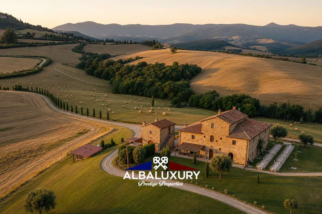 Villa in Montecatini Val di Cecina, Tuscany, Italy 2 - 16726019
