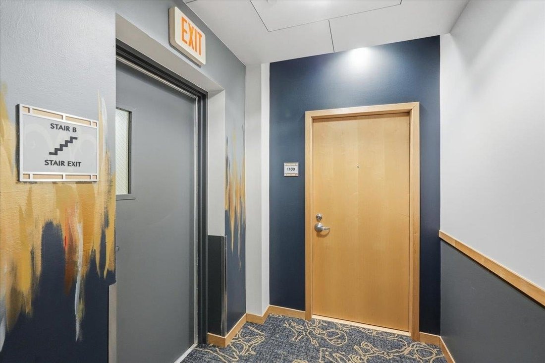 Condo in Madison, Wisconsin, United States 2 - 18184726