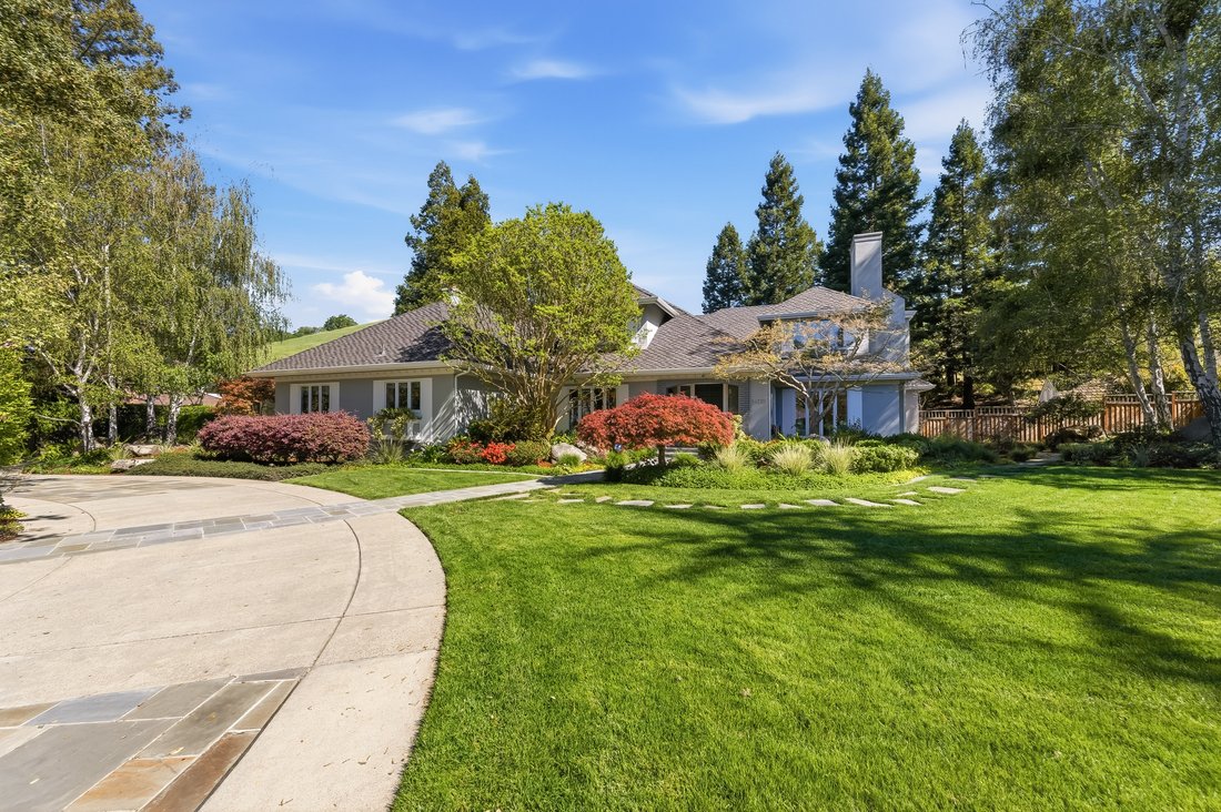 House in Los Altos Hills, California, United States 2 - 18182405