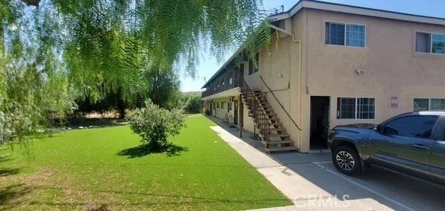 Santa Clarita, California, United States 4 - 16526204