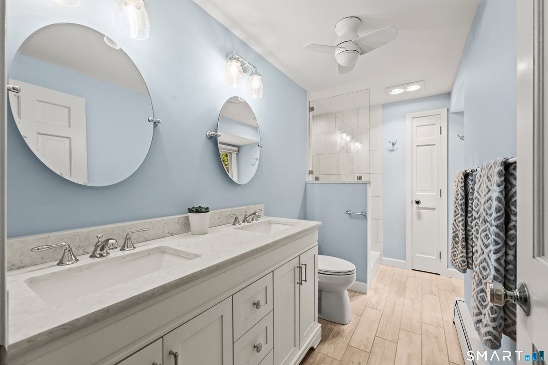 House in Avon, Connecticut, United States 4 - 18079679