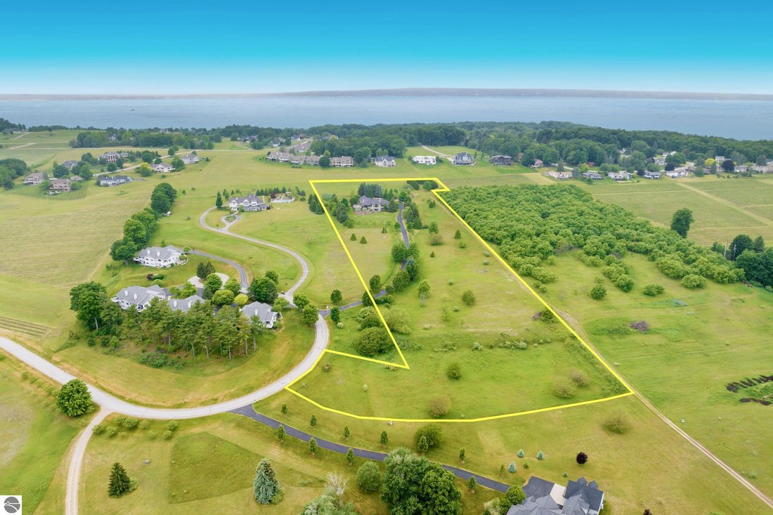 House in Traverse City, Michigan, United States 4 - 18183274