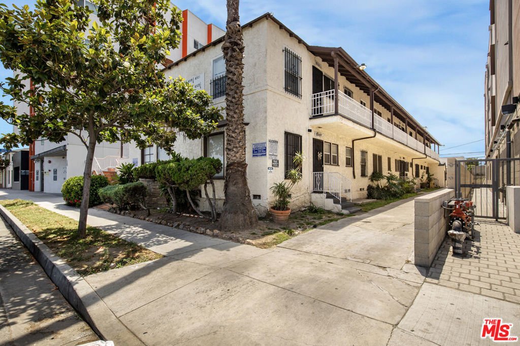 Los Angeles, California, United States 1 - 18184999