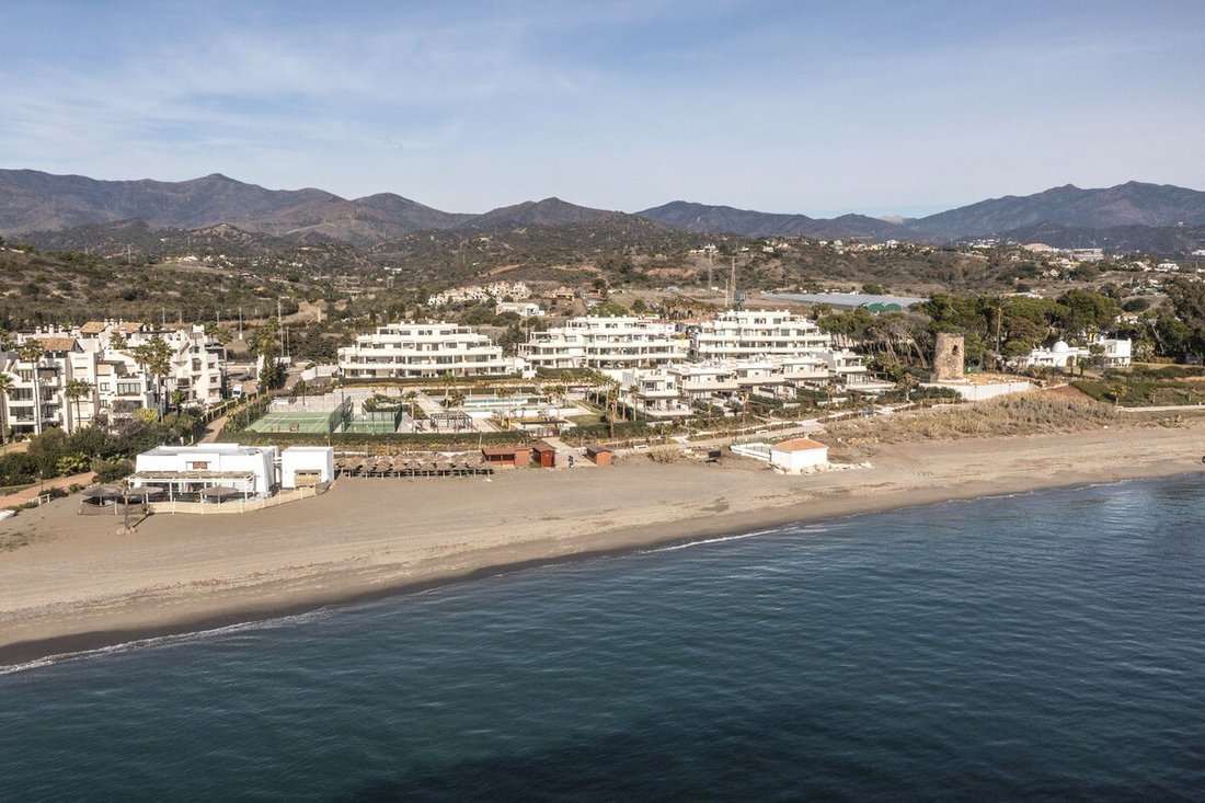 Villa in Estepona, Andalusia, Spain 1 - 18182645