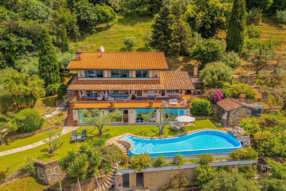 Villa in Strettoia-Capezzano-Valdicastello, Pietrasanta, Tuscany 2 - 18186025