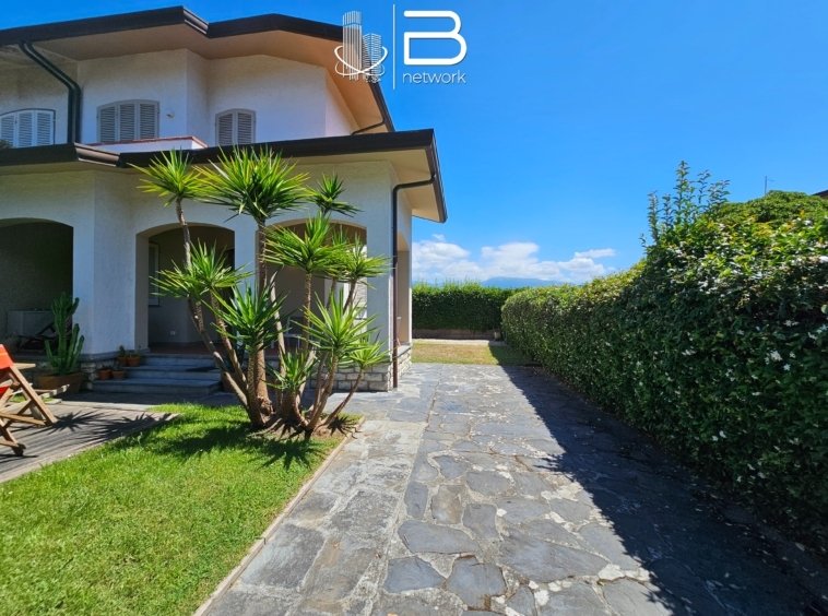 Villa in Pietrasanta, Tuscany, Italy 3 - 18183714