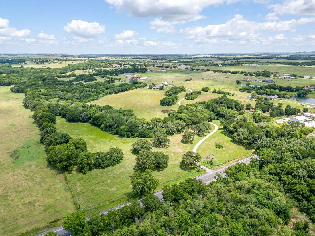 Farm Ranch in Grandview, Texas, United States 2 - 18185275
