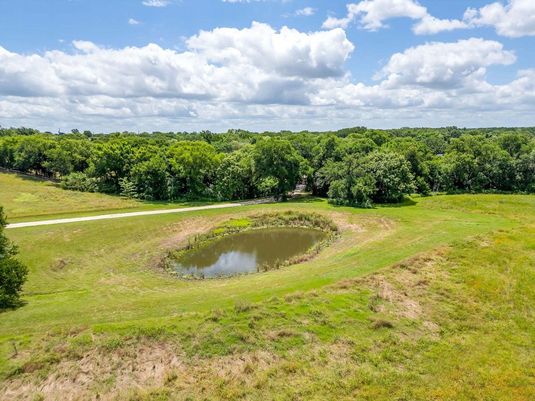 Farm Ranch in Grandview, Texas, United States 5 - 18185275
