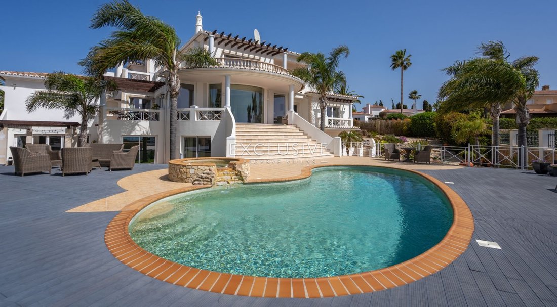 Villa in Carvoeiro, Algarve, Portugal 3 - 15309350