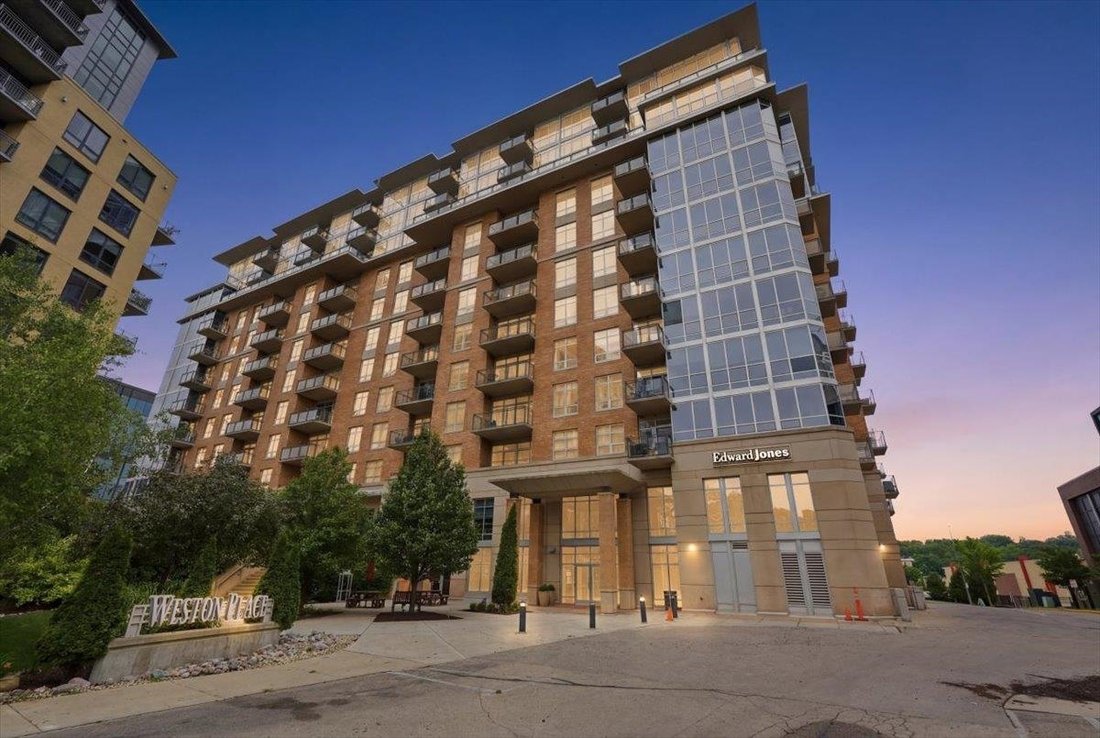 Condo in Madison, Wisconsin, United States 1 - 18184726