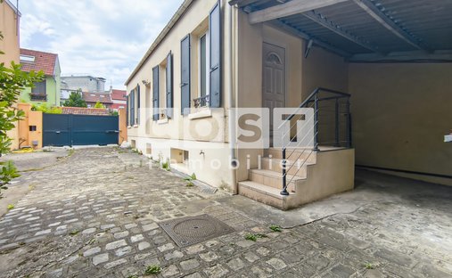 House in Centre-Voltaire, Asnières-sur-Seine, France 1