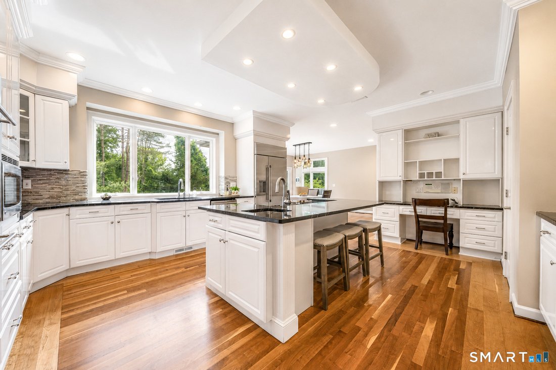 House in Avon, Connecticut, United States 4 - 18160378