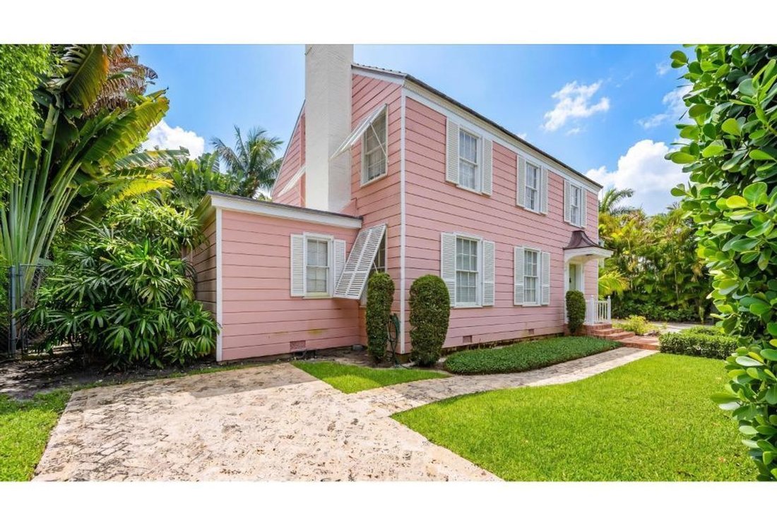 Palm Beach, Florida, United States 2 - 18182695