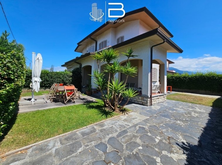 Villa in Pietrasanta, Tuscany, Italy 1 - 18183714