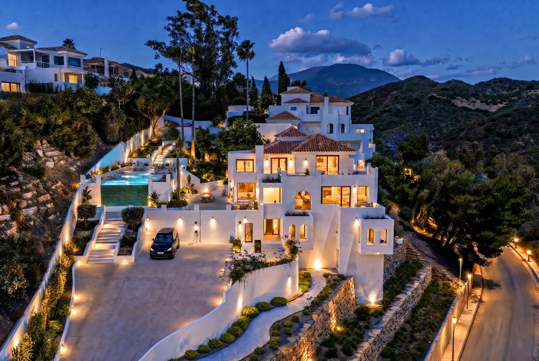 Villa in Nueva Andalucia, Marbella, Spain 1 - 18141541