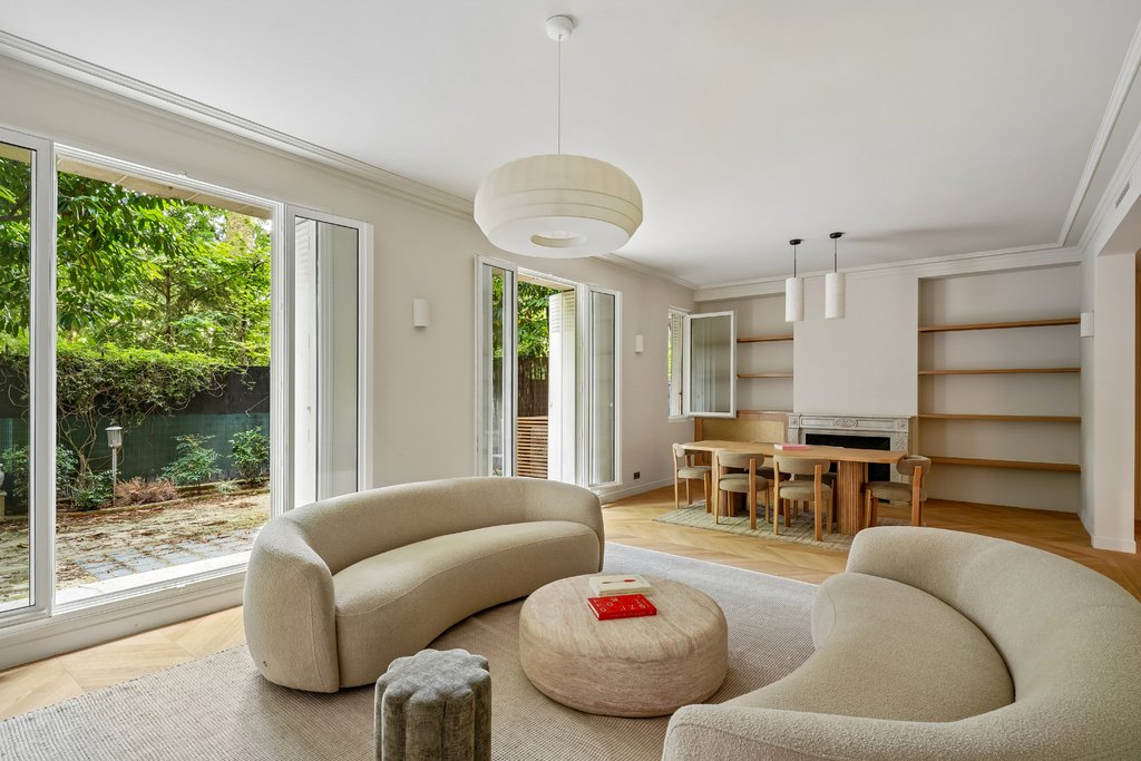 Apartment in Gros Caillou, Paris 7e Arrondissement, Paris 3 - 18182438