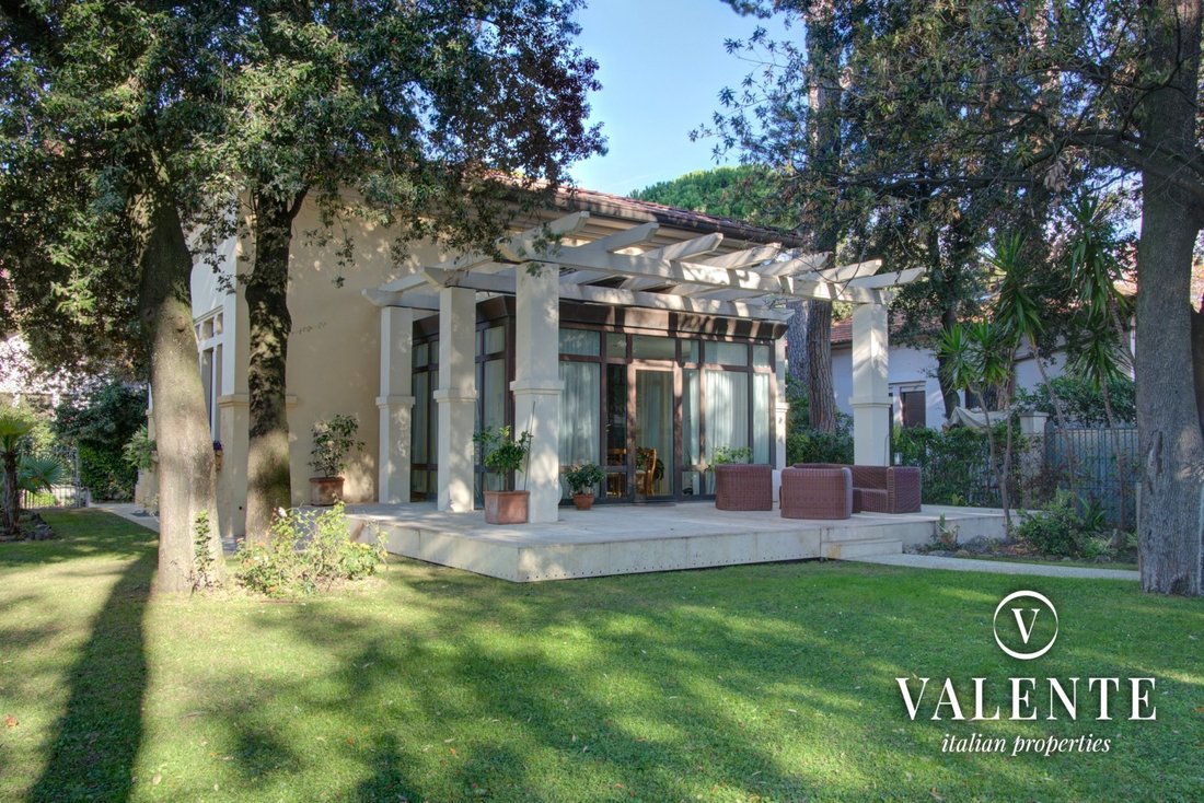 Villa in Lido di Camaiore, Camaiore, Tuscany 3 - 18181645