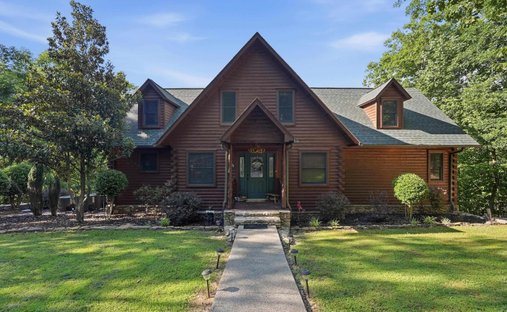 House in Greers Ferry, Arkansas, United States 1