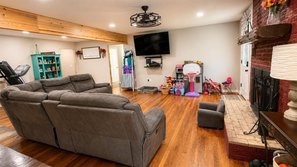 House in Gainesville, Texas, United States 5 - 18184654
