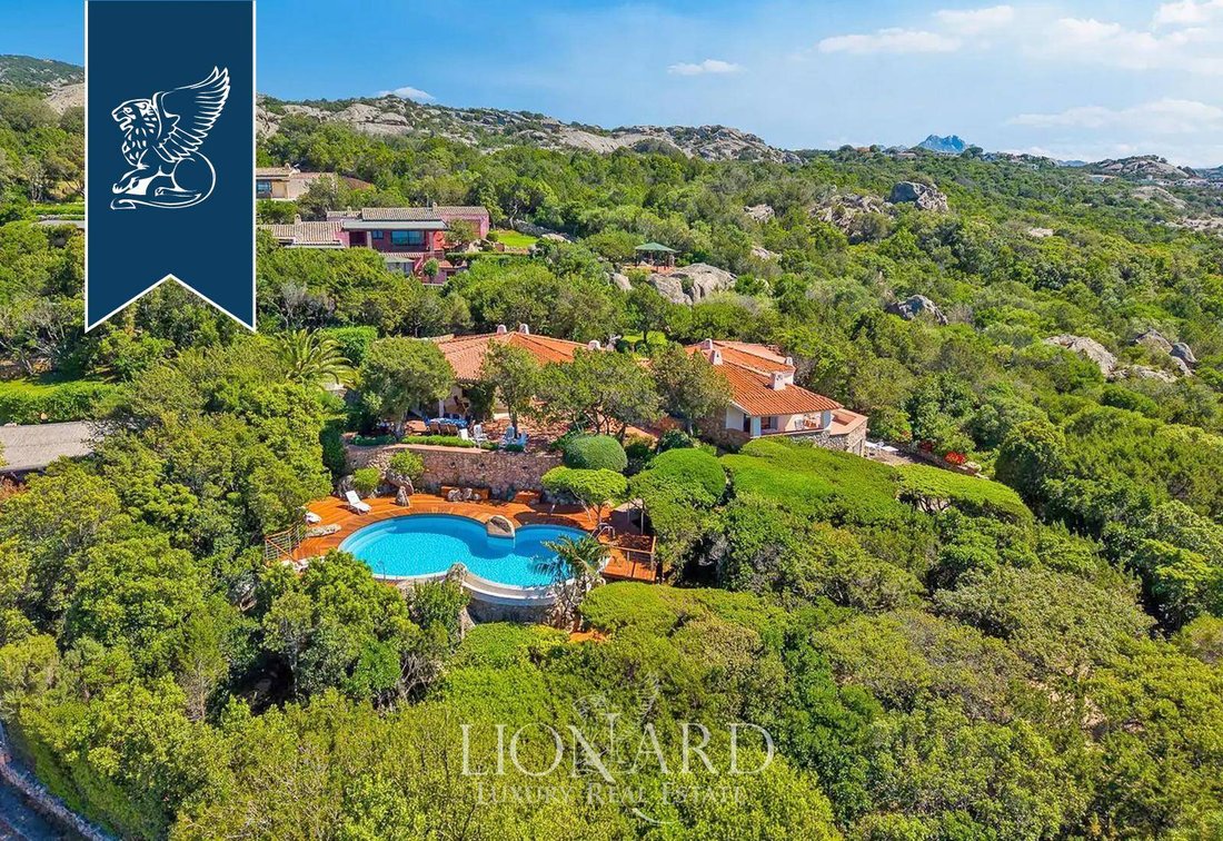Villa in Arzachena, Sardinia, Italy 2 - 18185332