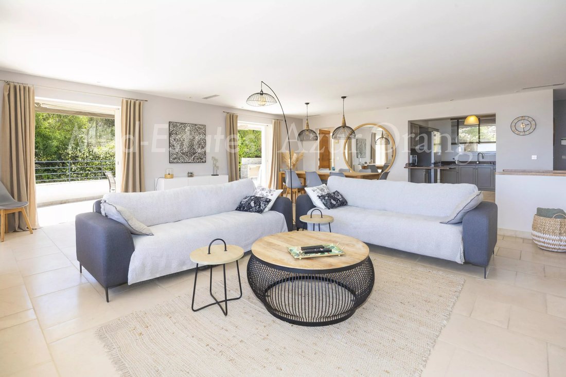 Villa in Nartelle-Noyer-Bellevue-bd des Sardinaux, Sainte-Maxime, France 4 - 18185377