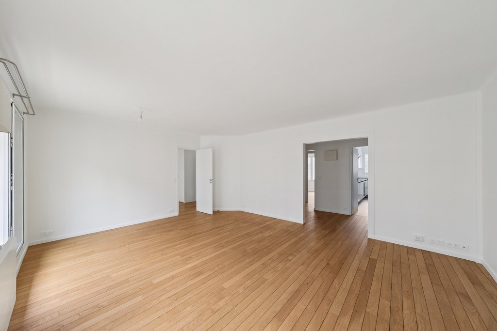 Apartment in Gros Caillou, Paris 7e Arrondissement, Paris 5 - 18182442